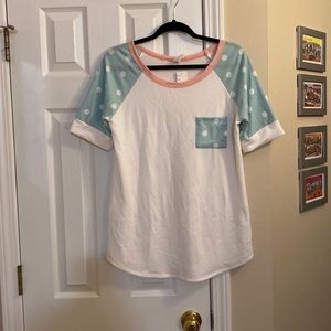 NWT Lovely J Raglan Style Shirt With Polka Dots - Size Medium